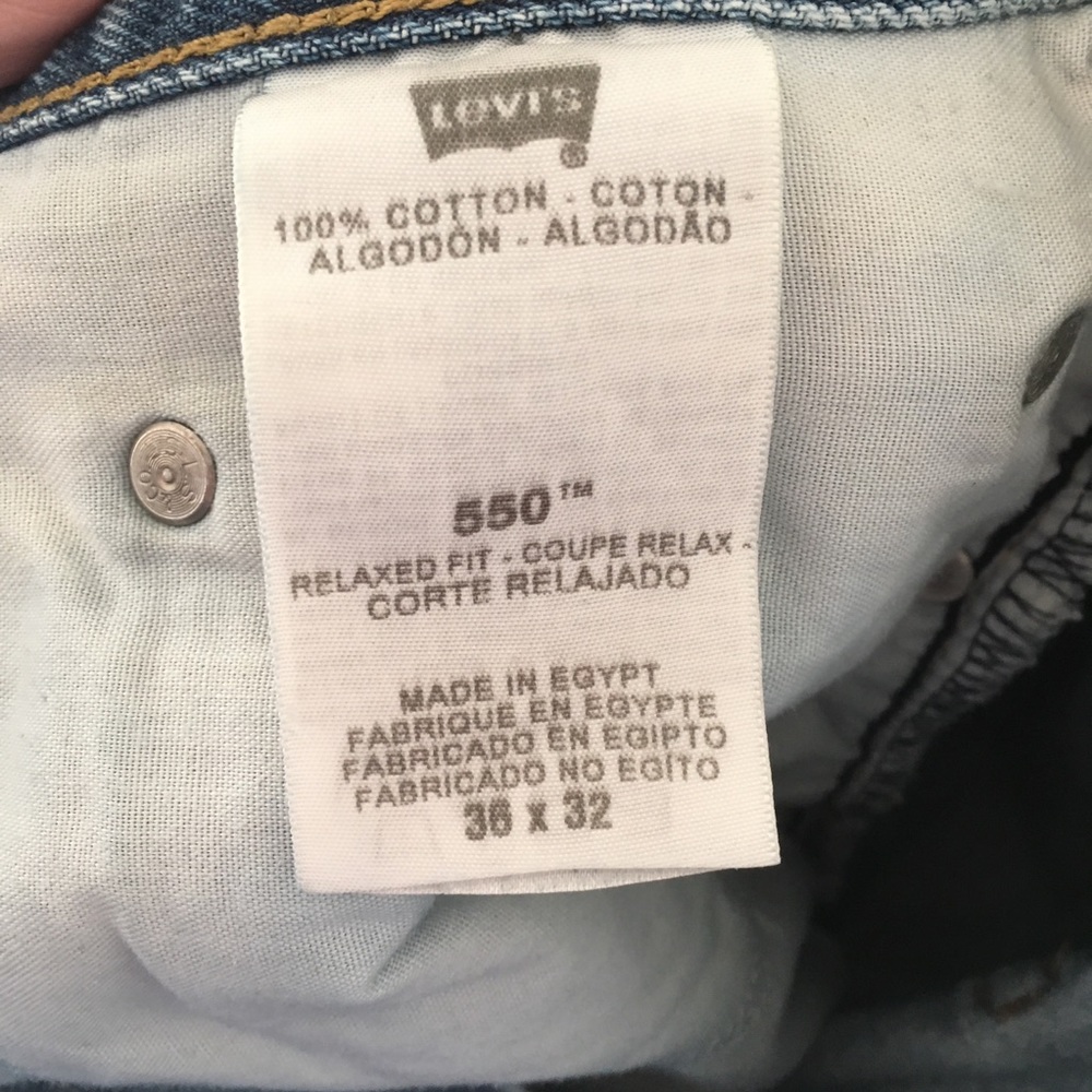 Levi’s 550 relaxed fit dirt distressed 36X32 - Picture 4 of 5